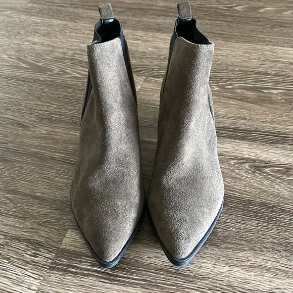 Marc Fisher Ignite Ankle Booties Suede Leather Pointed Toe Heeled Olive‎ Green 6 - Picture 2 of 7